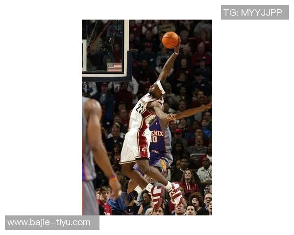 布泽尔率先上脚杜克LeBron23PE市售配色稀缺引发关注 布泽尔率先上脚杜克LeBron23PE市售配色稀缺引发关注