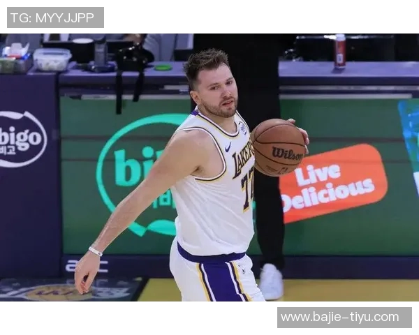 无詹与里对东契奇的影响分析雷迪克称他表现出色队友纷纷效仿