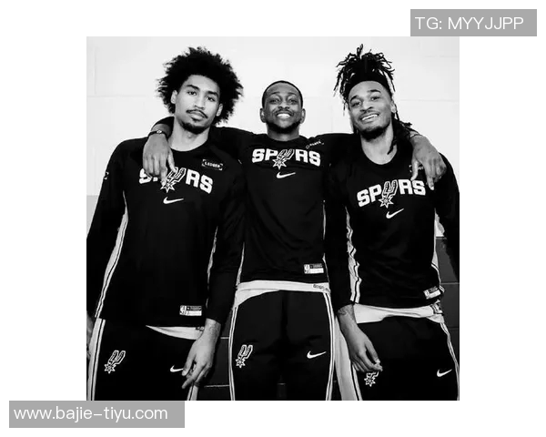 哈珀谈与福克斯卡斯尔的默契配合与团队精神展现 哈珀谈与福克斯卡斯尔的默契配合与团队精神展现